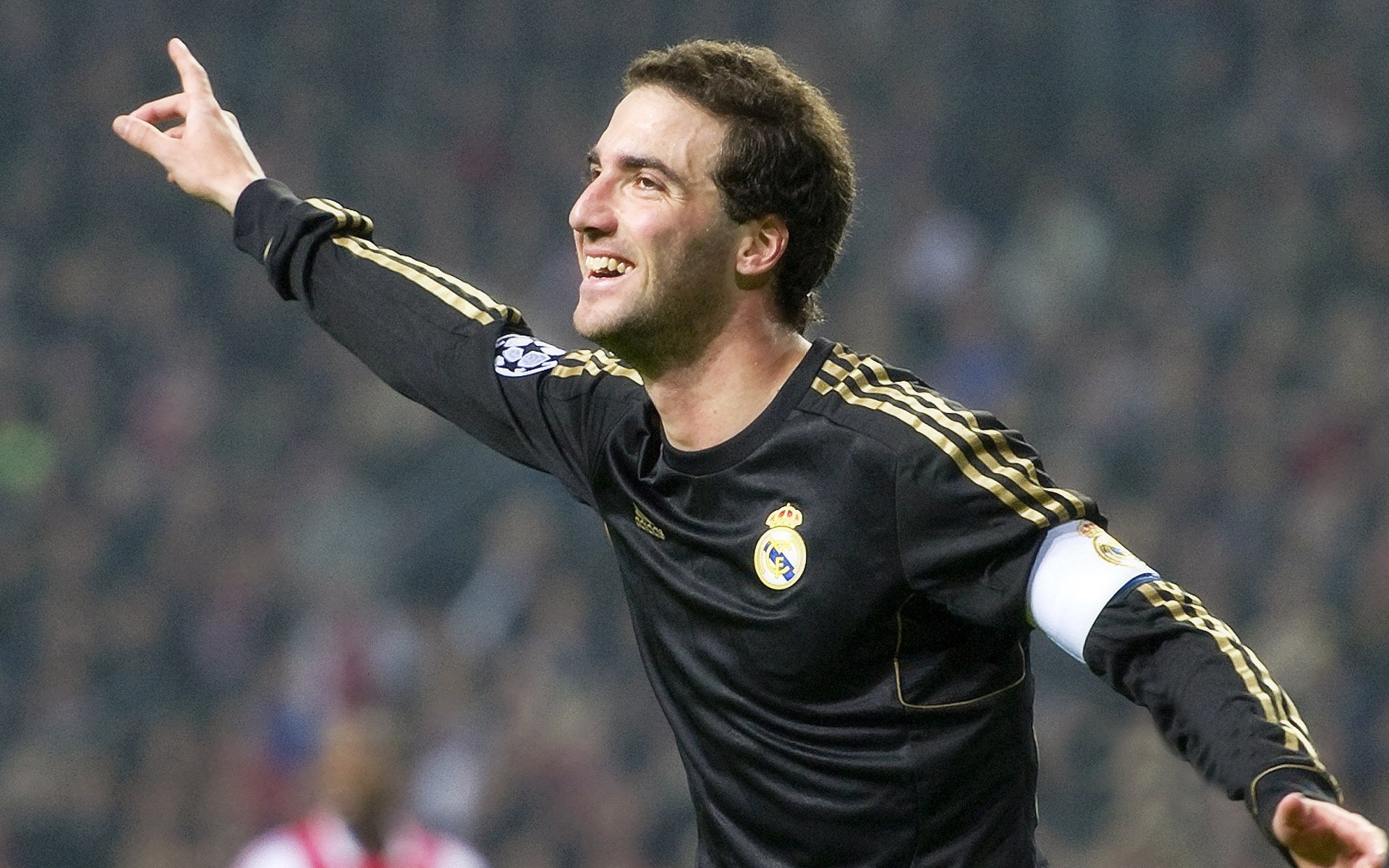 电竞内容全产业链布局：从赛事、直播到文化衍生品的多元拓展，何为电竞产业